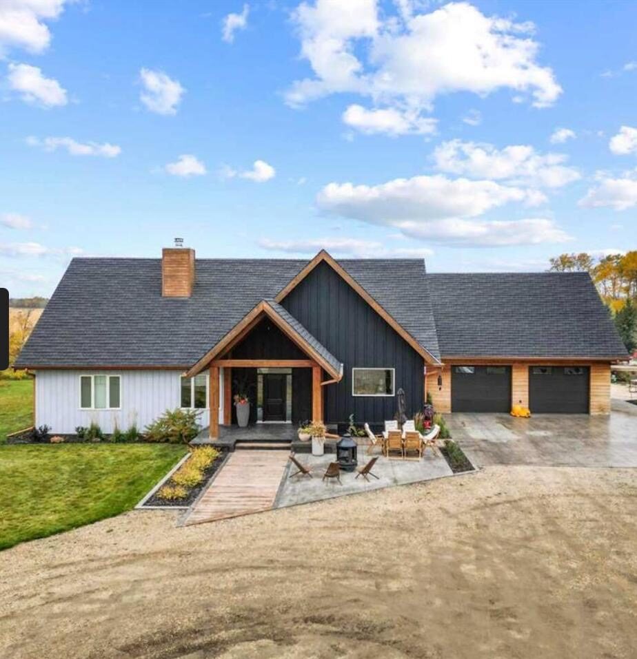 Modern Farmhouse Build